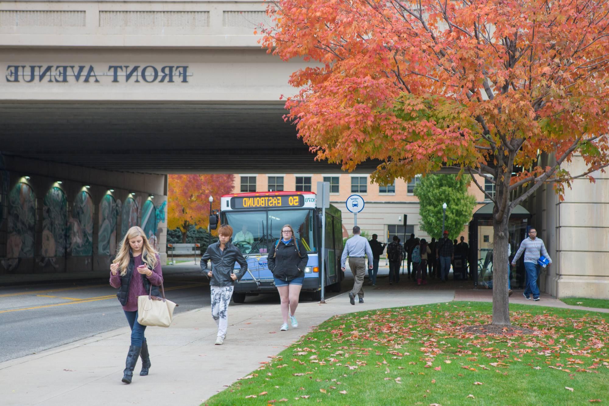 Rapid bus drops students off at Pew Campus